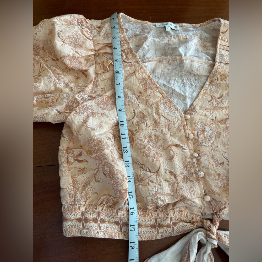 Moon River Beige Patterned Tie-Front Blouse - Picture 5 of 7